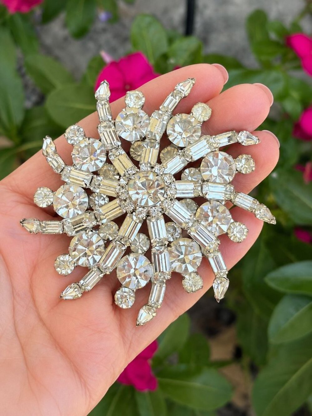 Vintage Crystal Starburst Snowflake Brooch Pin Large 3.25" Rhinestone Statement - Picture 5 of 6
